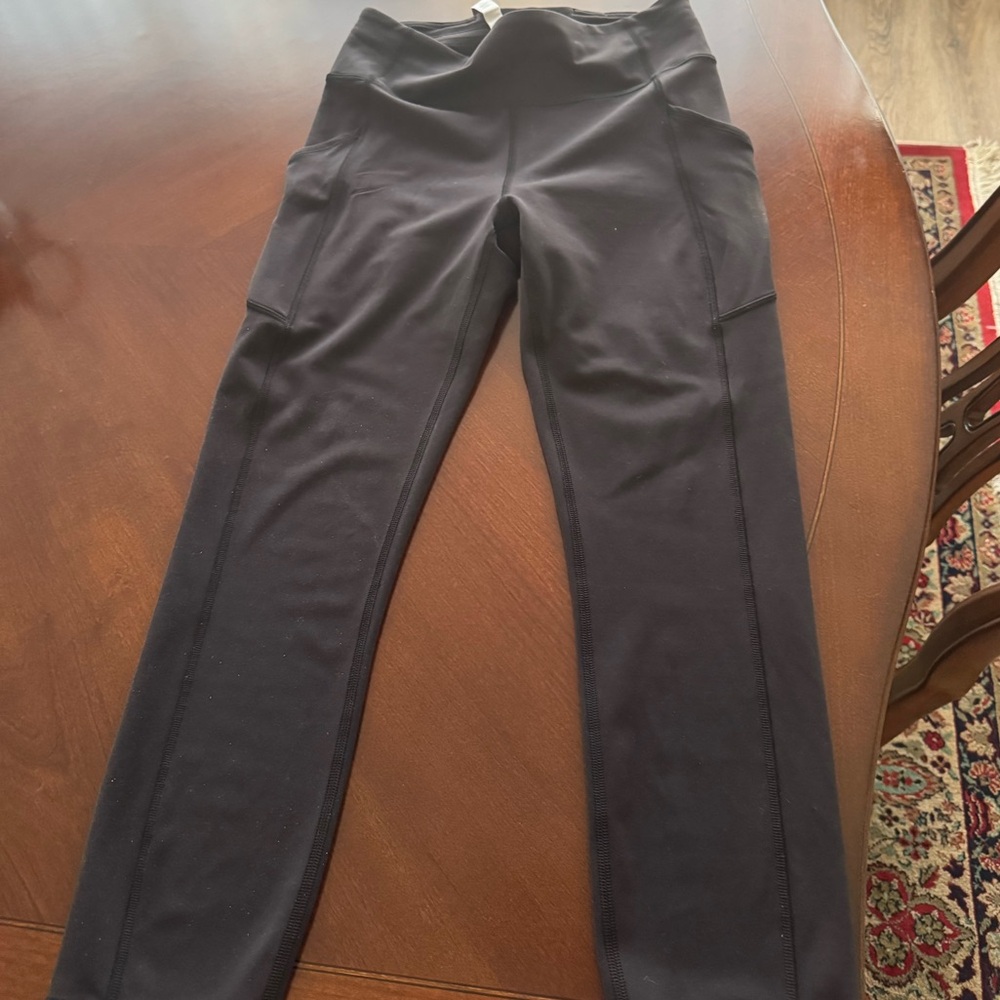lululemon Athletica - Align leggings with pockets.